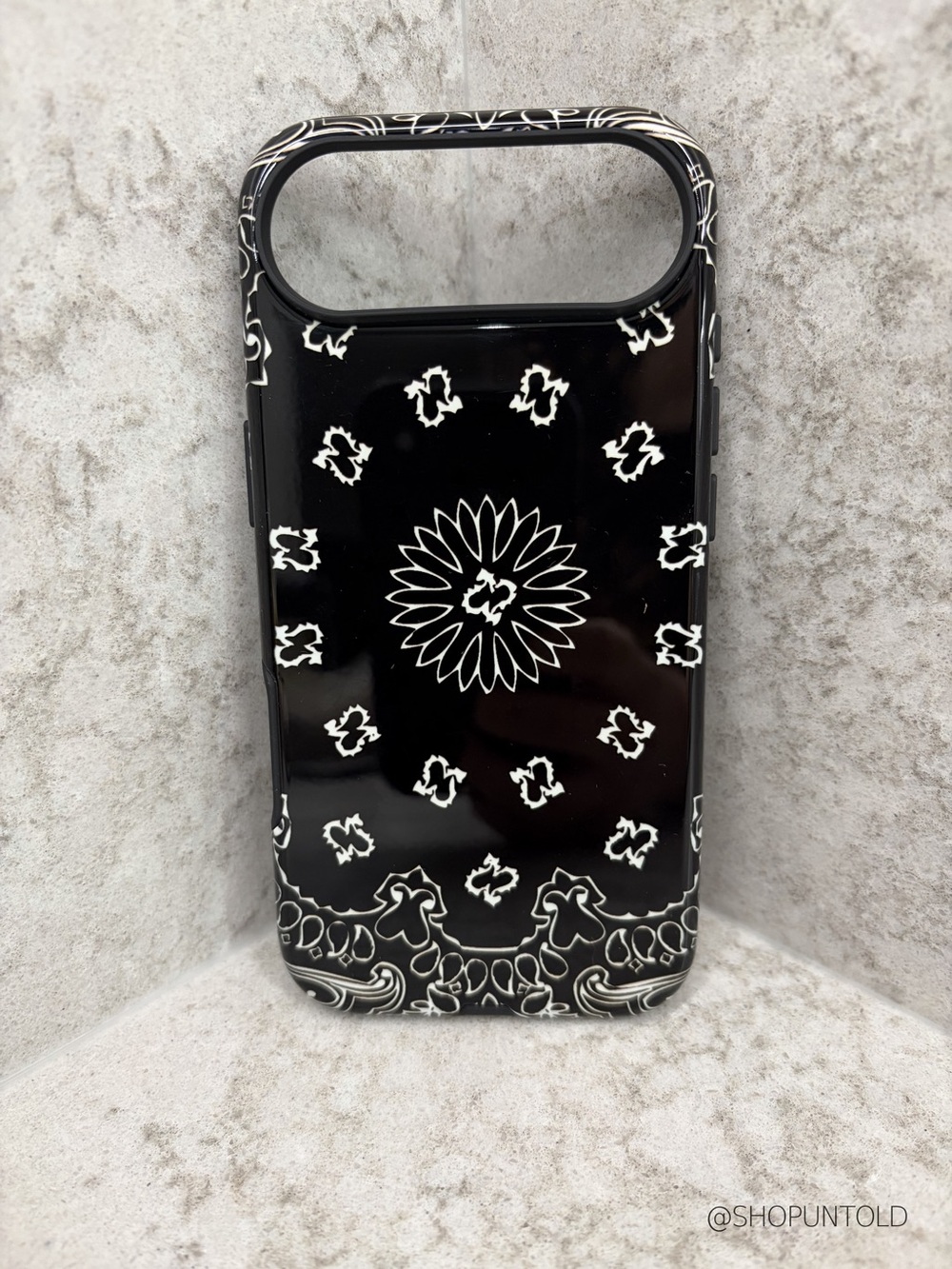 BANDANA PAISLEY CASE — IPHONE AIR — BLACK & WHITE